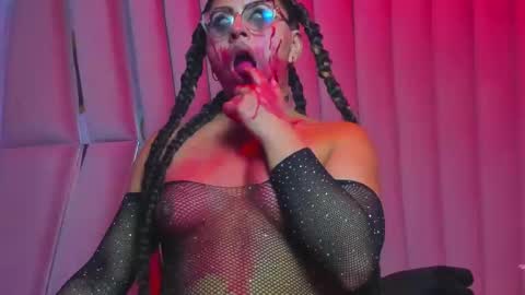 dollyjuicy1 online show from October 2025 07:38:02 AM