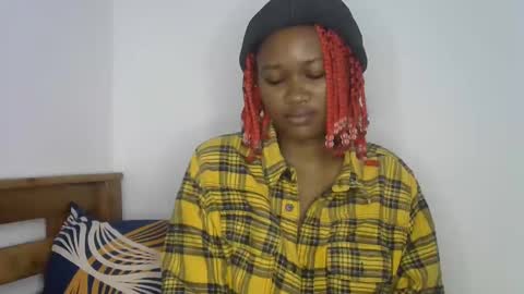 Snapshot of dollyplum chatting on October 2025 05:50:01 AM Cushey online show from October 2025 05:50:01 AM