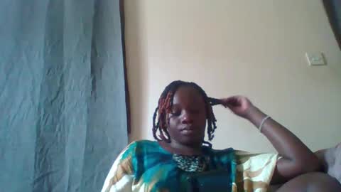 Snapshot of dollyvee chatting on November 2025 10:14:01 AM dollyvee online show from November 2025 10:14:01 AM