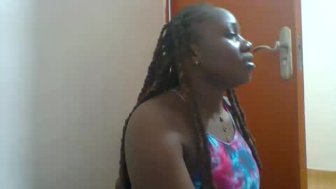 Snapshot of dollyvee chatting on March 2026 05:51:02 PM dollyvee online show from March 2026 05:51:02 PM