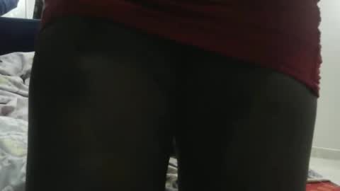 Snapshot of dollzues chatting on December 2025 05:52:01 PM dollzues online show from December 2025 05:52:01 PM