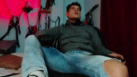 Snapshot of dom2travelers_sm chatting on January 2026 11:20:02 PM Diego Castell online show from January 2026 11:20:02 PM