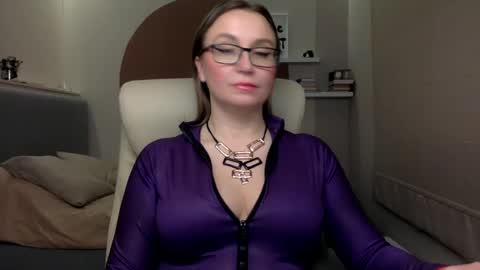 Snapshot of dom_mummy chatting on January 2025 06:58:02 PM DOM MUMMY online show from January 2025 06:58:02 PM