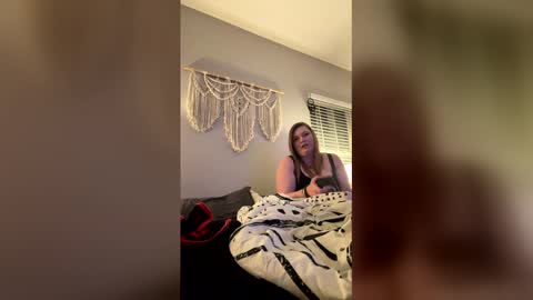 domandshy online show from February 2026 03:32:01 AM