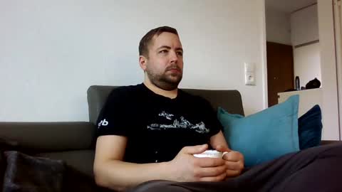 Snapshot of dombio_12 chatting on February 2025 03:29:01 PM dombio_12 online show from February 2025 03:29:01 PM