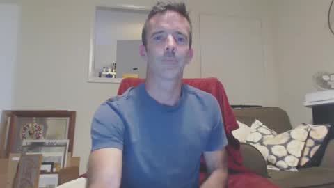 Snapshot of dombolio chatting on October 2025 03:31:02 PM Dombol online show from October 2025 03:31:02 PM