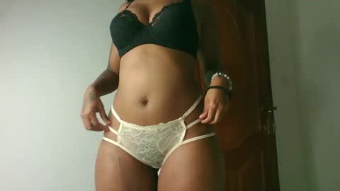 Amarie noels online show from November 2025 08:31:01 PM