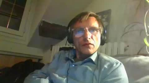 Snapshot of domi94300 chatting on April 2026 10:12:02 PM domi94300 online show from April 2026 10:12:02 PM