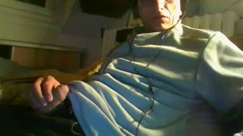 Snapshot of domi94300 chatting on May 2026 09:42:02 PM domi94300 online show from May 2026 09:42:02 PM