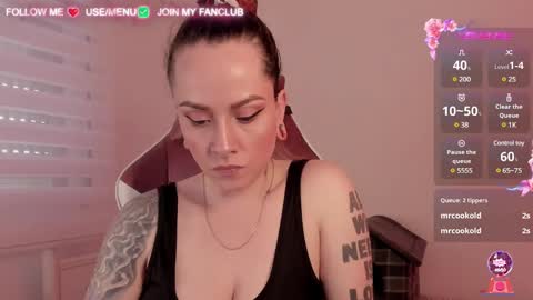 Snapshot of domina_deivis chatting on March 2025 01:14:02 PM I WILL BE BACK ON WEDNESDAY DECEMBER 4 0100AM COLOMBIA TIME online show from March 2025 01:14:02 PM