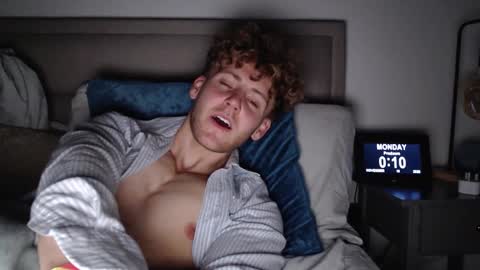 Snapshot of dominantalex182 chatting on November 2025 12:09:01 AM Alex... online show from November 2025 12:09:01 AM