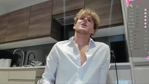 Alex...  online show from December 2025 09:33:02 PM