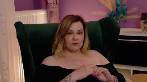 Snapshot of dominasadique chatting on February 2025 11:53:01 PM SADE online show from February 2025 11:53:01 PM