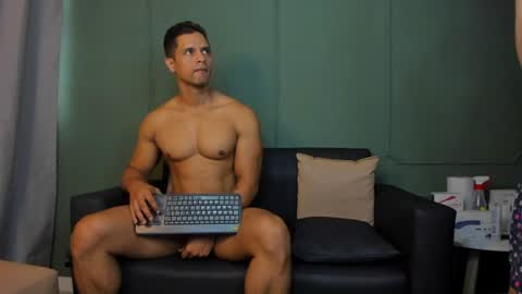 Dominc berry online show from June 2026 12:37:01 PM