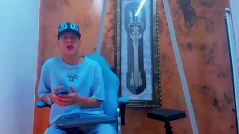 dominic_bigcock19_ online show from December 2025 06:43:01 AM