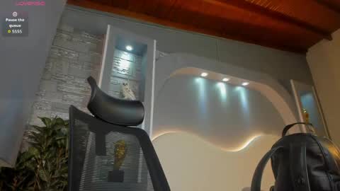 dominic de luca online show from April 2026 04:32:01 AM