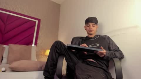 Dominic foox online show from March 2026 04:43:01 PM