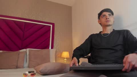 Dominic foox online show from March 2026 03:38:01 PM