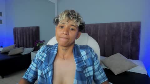 Snapshot of dominick_joness chatting on February 2025 01:27:02 AM Dominick online show from February 2025 01:27:02 AM