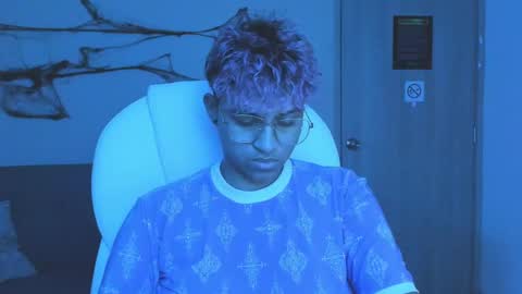 Snapshot of dominick_joness chatting on October 2025 06:00:01 AM Dominick online show from October 2025 06:00:01 AM