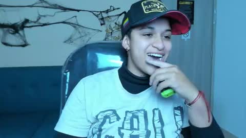 Snapshot of dominick_joness chatting on October 2025 05:08:02 AM Dominick online show from October 2025 05:08:02 AM