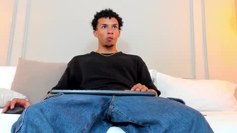 Dominick Star online show from January 2025 03:42:02 AM