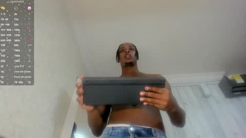 Snapshot of dominicsccott chatting on September 2025 12:32:01 PM Dominicscott online show from September 2025 12:32:01 PM