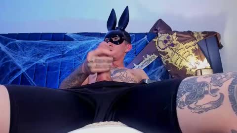 dominik_thompson777 online show from October 2025 08:48:01 AM