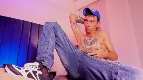 dominik_thompson777 online show from November 2025 06:02:02 AM