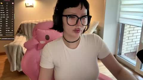 Snapshot of dominiquebreakey chatting on August 2026 05:29:02 AM Cati online show from August 2026 05:29:02 AM