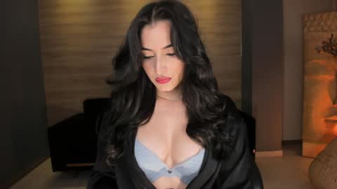 Dominique online show from January 2025 08:37:02 PM