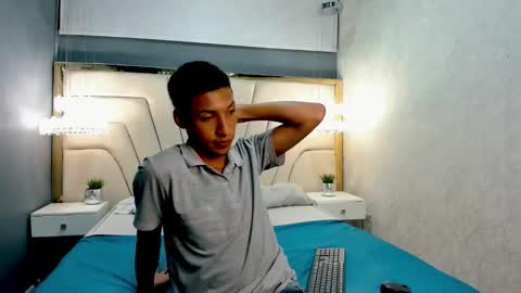 Domminick18 online show from September 2025 07:30:02 PM