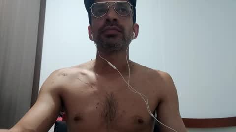 Snapshot of don__chi chatting on February 2025 01:00:01 AM don__chi online show from February 2025 01:00:01 AM