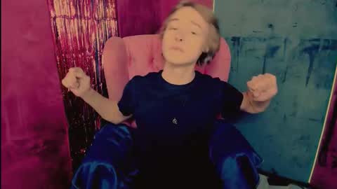 Donald online show from December 2025 06:58:02 PM