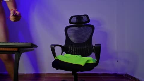 Donat Independent Model online show from February 2025 04:56:02 PM