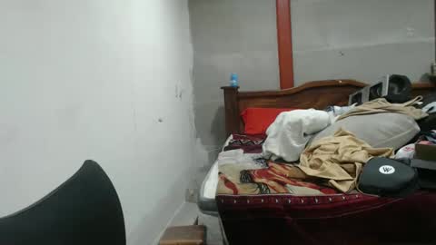 Snapshot of doncanmcleaod chatting on January 2025 04:58:02 AM D0N online show from January 2025 04:58:02 AM