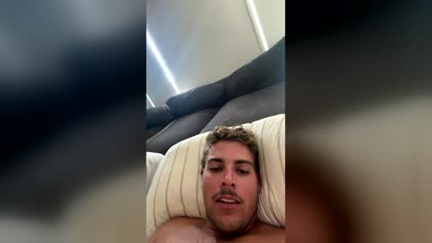 Snapshot of dongdollar83295 chatting on March 2026 04:18:01 AM dongdollar83295 online show from March 2026 04:18:01 AM