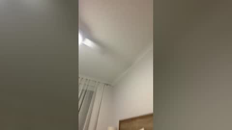 Snapshot of dongdollar83295 chatting on April 2026 03:42:02 PM dongdollar83295 online show from April 2026 03:42:02 PM