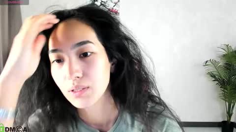 Aura online show from September 2025 03:51:01 AM