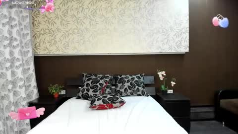 Donna On GMT2 Mon-Fri 3-9 AM online show from December 2024 03:30:02 AM