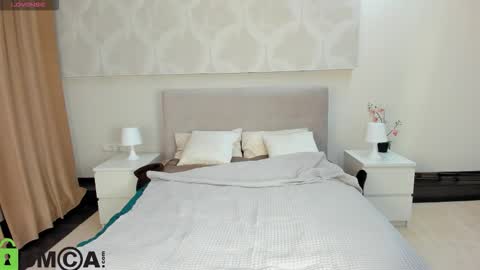 Donna On GMT2 Mon-Fri 3-9 AM online show from September 2025 12:03:02 AM