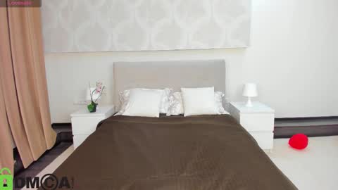 Donna On GMT2 Mon-Fri 3-9 AM online show from February 2026 11:57:02 PM