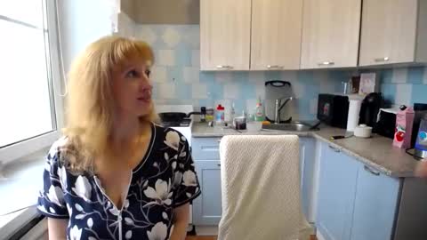 Tatiana 43 curvy sexy body and Joanna redhead 39 years online show from October 2025 07:26:02 AM