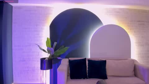  Donna Stonne  online show from September 2025 03:43:01 AM