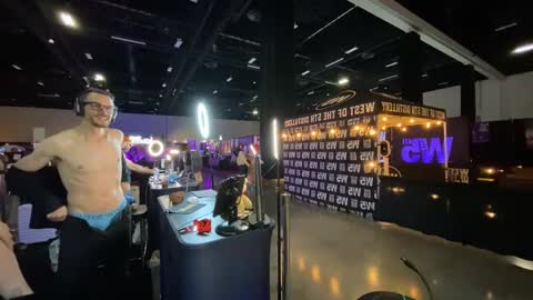 Snapshot of donnybasilisk chatting on November 2025 09:46:01 PM Donny online show from November 2025 09:46:01 PM