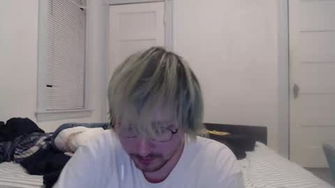 Snapshot of donovans_space chatting on September 2025 02:05:01 AM donovans_space online show from September 2025 02:05:01 AM