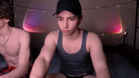 Snapshot of dontknowloool chatting on December 2025 07:32:01 PM EliotKenny online show from December 2025 07:32:01 PM