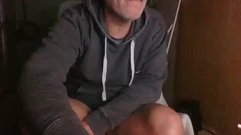 Snapshot of dontwalkonthegrass2 chatting on March 2026 12:05:01 PM frenchfirefighter online show from March 2026 12:05:01 PM