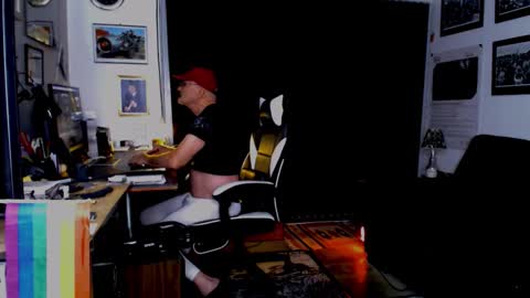Snapshot of dopeleaf2 chatting on September 2025 10:10:02 PM dopeleaf2 online show from September 2025 10:10:02 PM