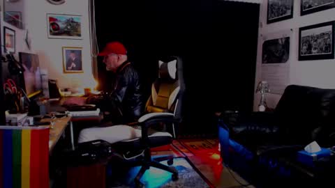 Snapshot of dopeleaf2 chatting on September 2025 06:35:01 PM dopeleaf2 online show from September 2025 06:35:01 PM